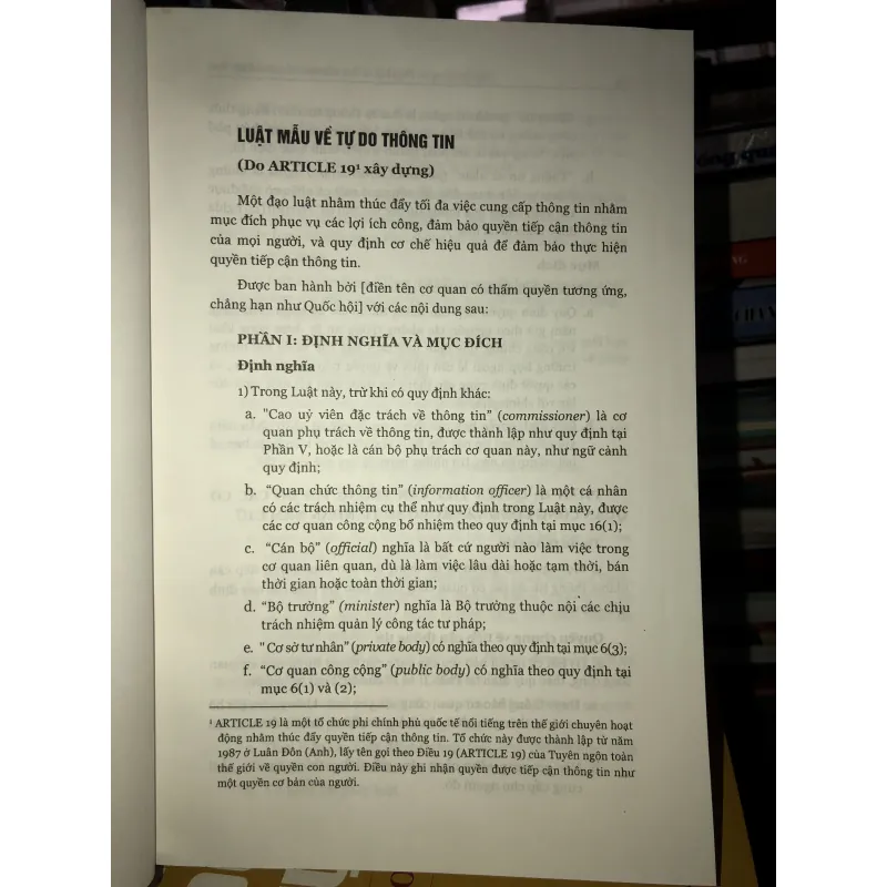 Tiếp cận thông tin: Pháp luật và thực tiễn trên thế giới và ở Việt Nam 755938