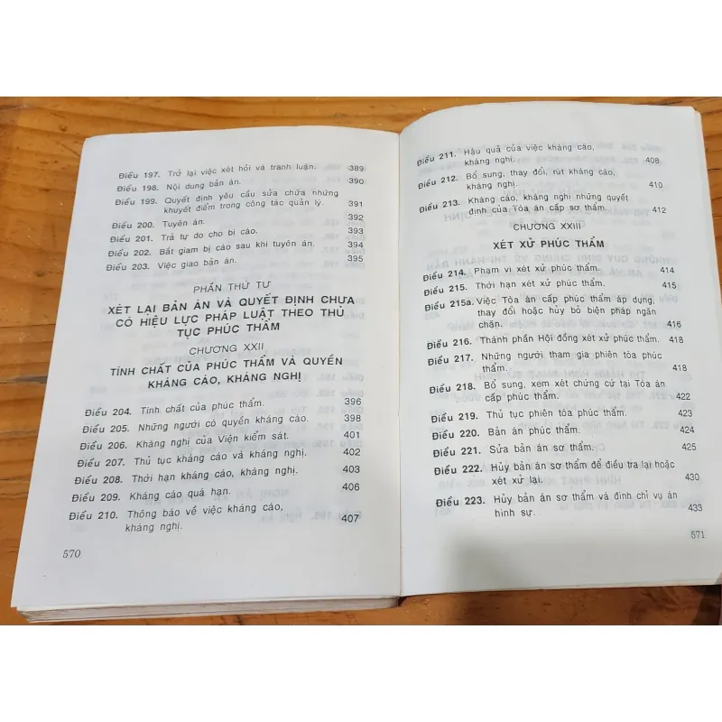 Bình luận khoa học: BỘ LUẬT TỐ TỤNG HÌNH SỰ (577 trang) 791936