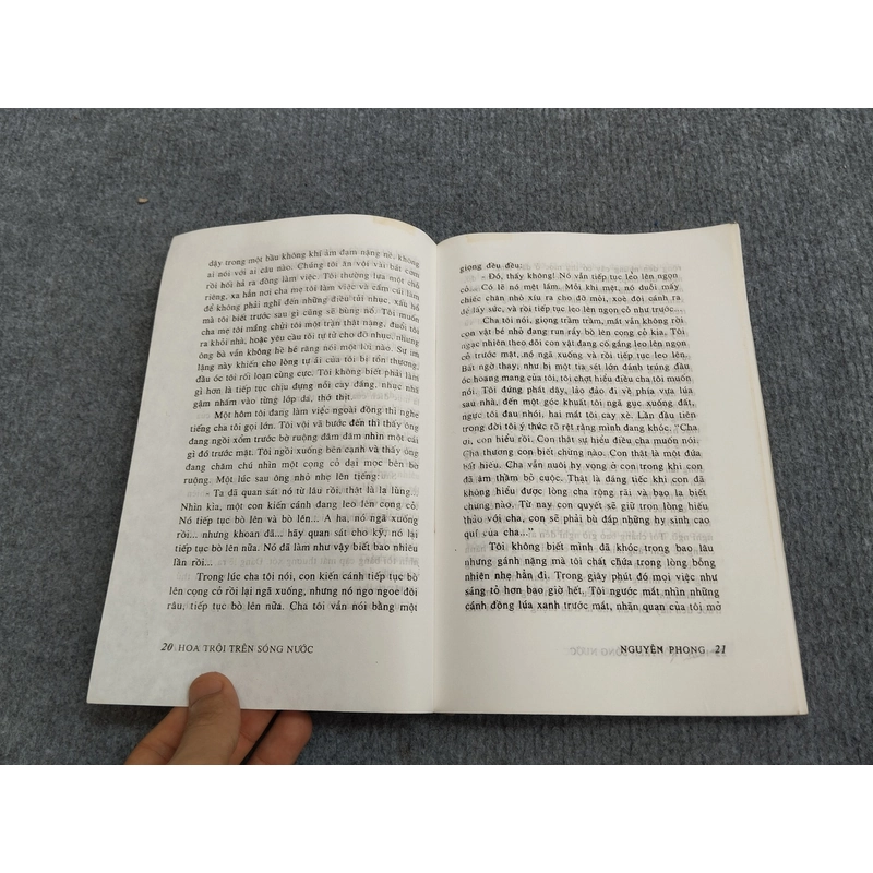 HOA TRÔI TRÊN SÓNG NƯỚC 494716