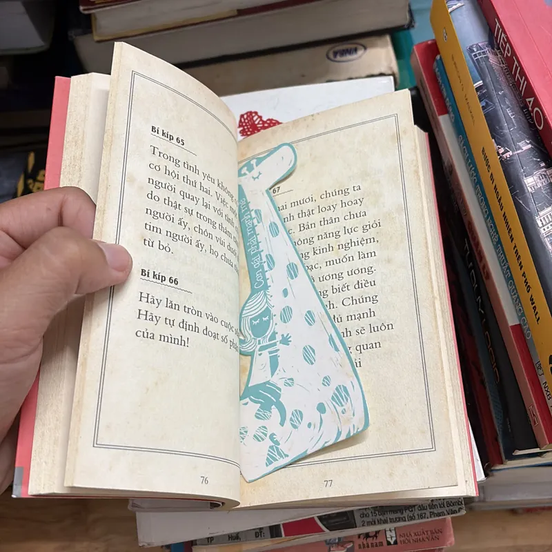 II Tựa sách: Con Gái Phải Mạnh Mẽ (Bản Đặc Biệt) - PLOY - 2015 698000