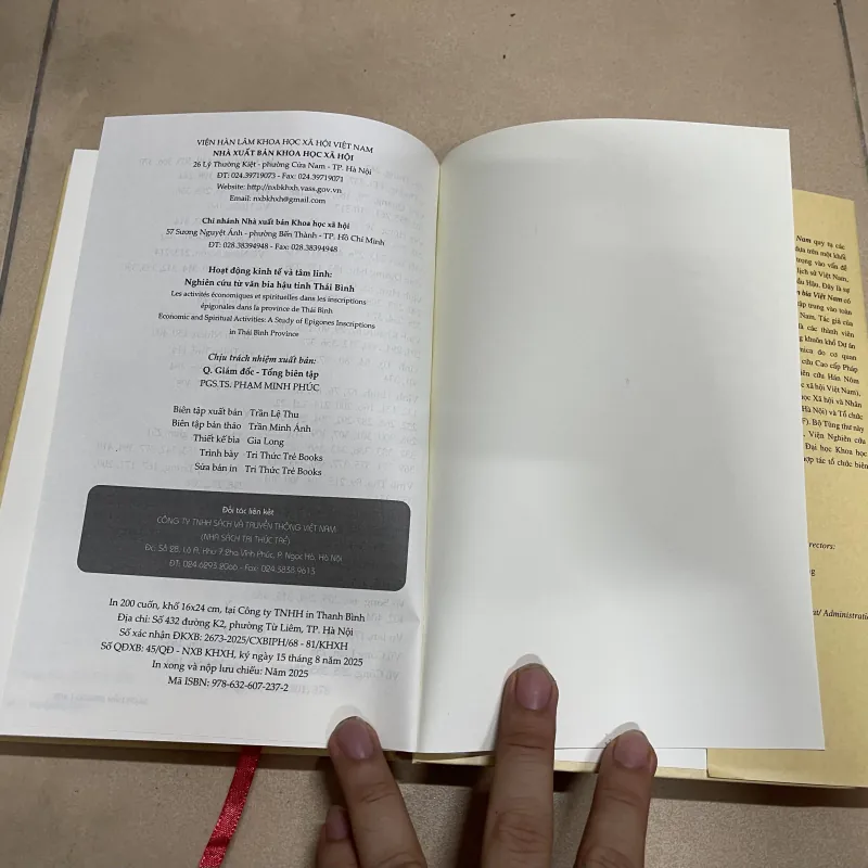 Hoạt động kinh tế và tâm linh - Khảo cứu từ văn bia hậu tỉnh Thái Bình  1001941