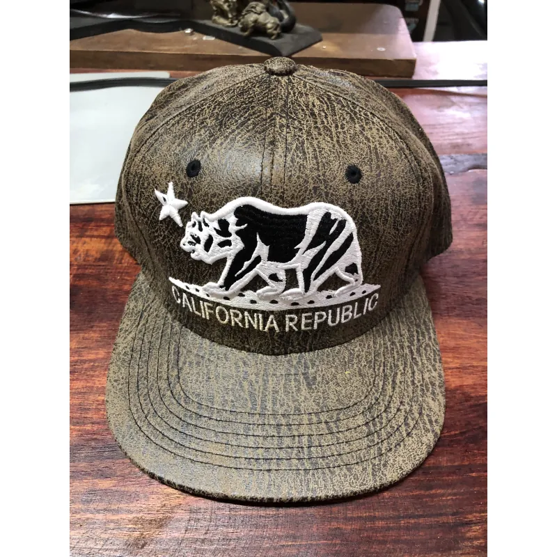 Nón snapback phong cách hiphop - hoạ tiết gấu thêu tay - xuất khẩu xịn - ship ngẫu nhiên. 520090