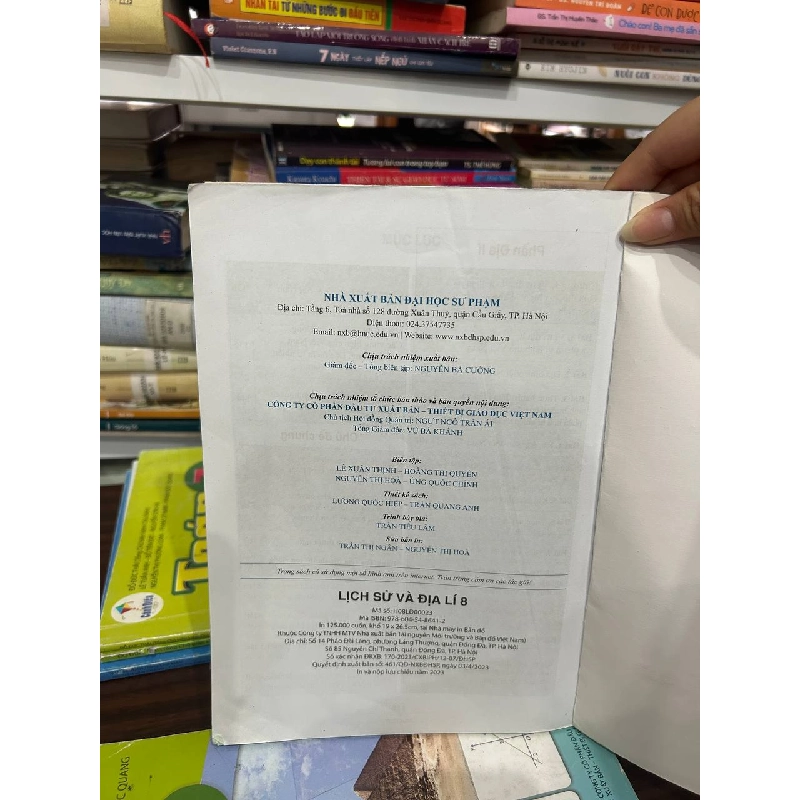 Lịch sử và Địa lý 8 - Nhiều tác giả 1027342