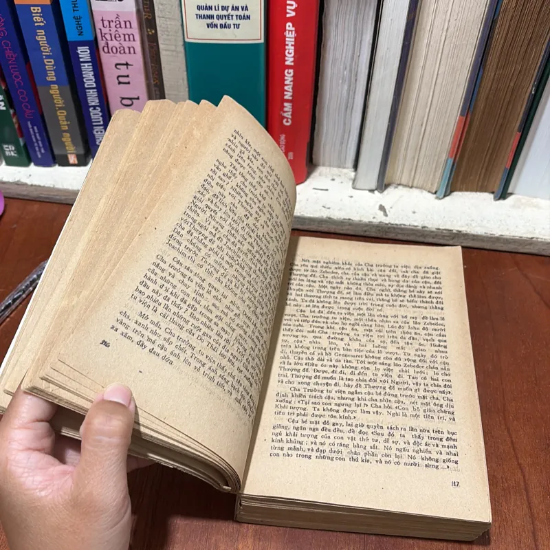 Sách Tôn Giáo: Cám Dỗ Cuối Cùng Của Chúa - NIKOS KAZANTZAKIS - Bích Phượng (Dịch) - 1988 778733