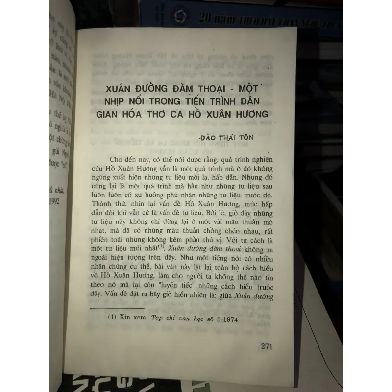 Hồ Xuân Hương thơ và đời  1001130