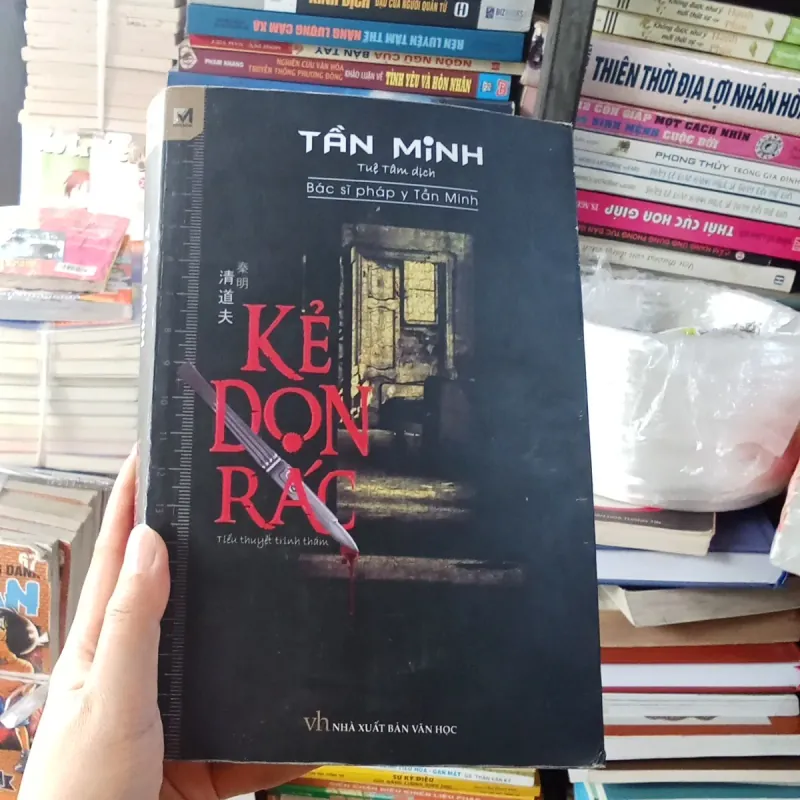 Kẻ Dọn Rác - Tần Minh  999378