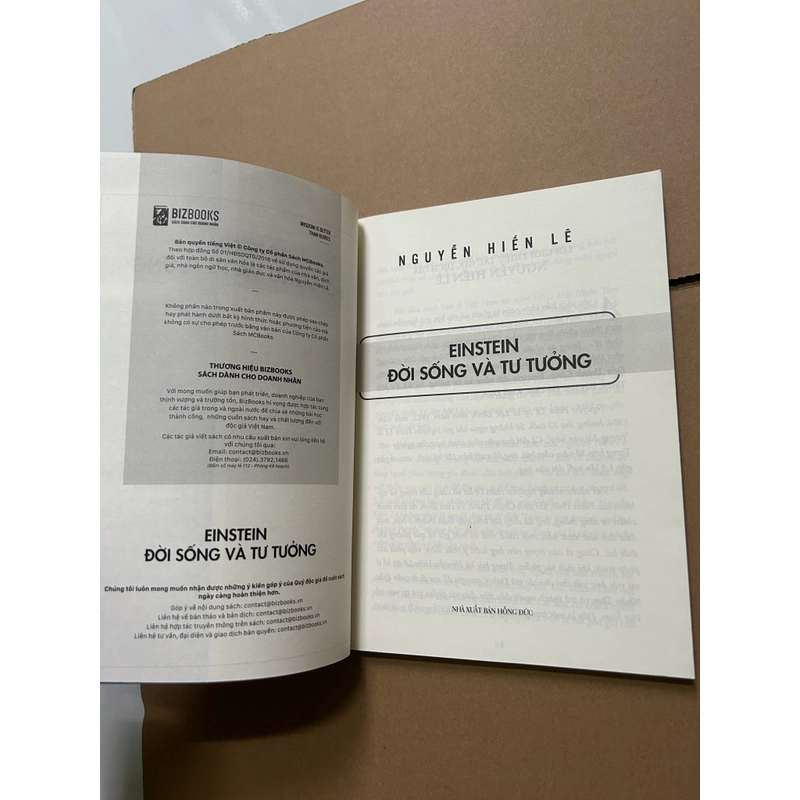 Einstein Đời sống & tư tưởng 547373