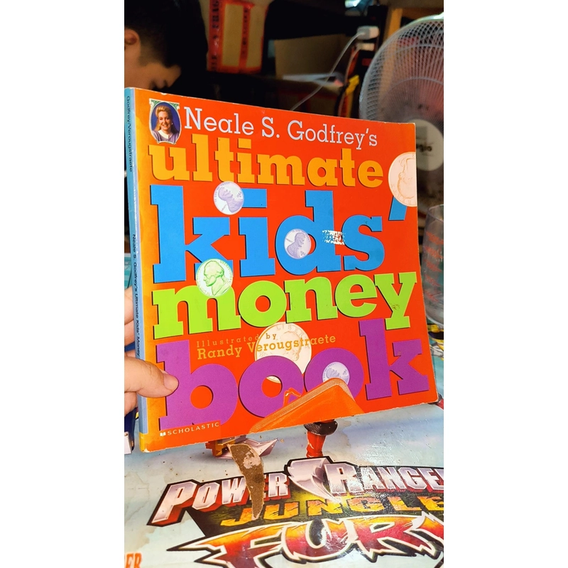 Ultimate kids' money - Sách ngoại văn tài chính cho trẻ 495366