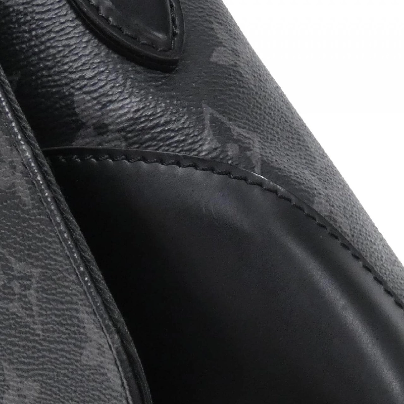 Túi đeo chéo Louis Vuitton Monogram Eclipse Messenger Explorer PM M40565 610112