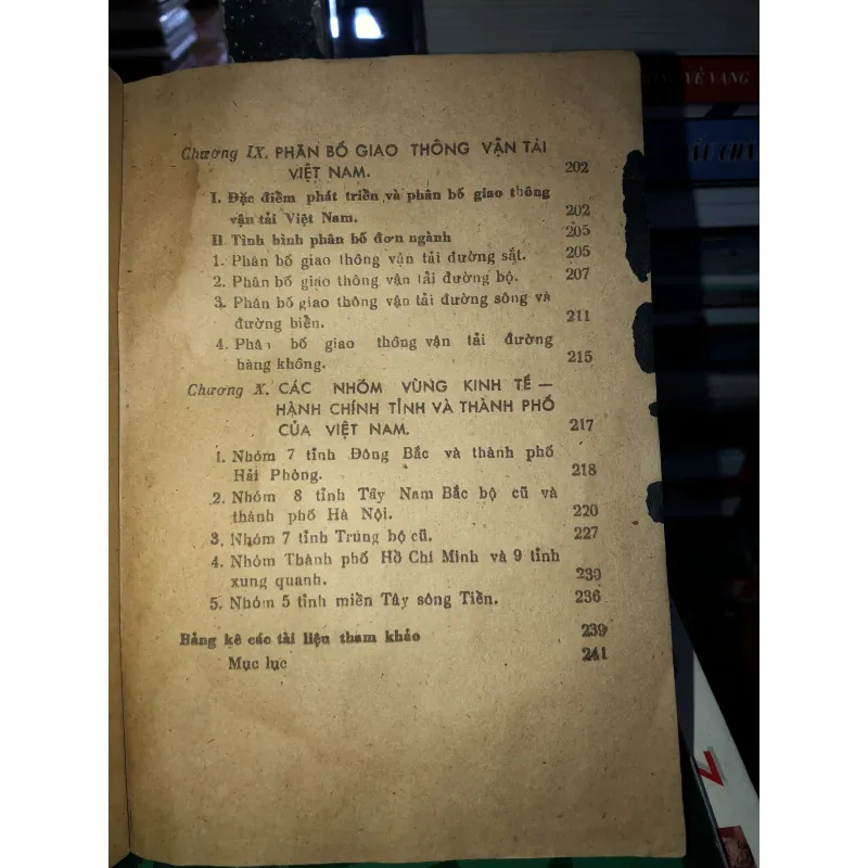 Địa lý kinh tế Việt Nam - Văn Thái 786653