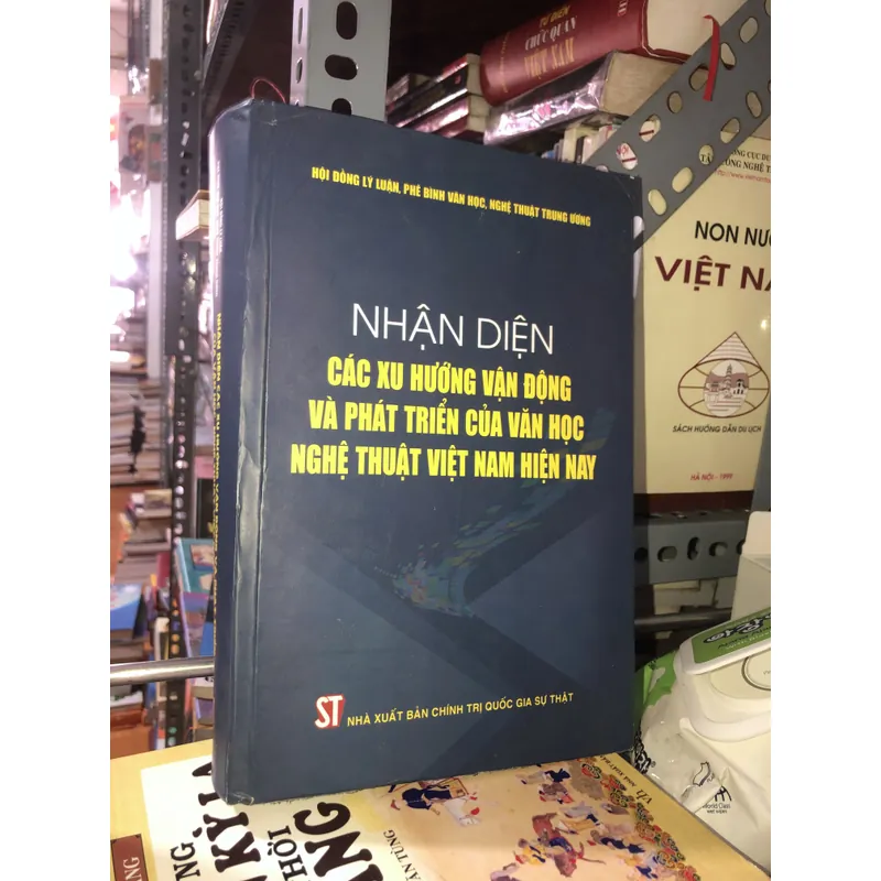 Nhận diện các xu hướng vận động và phát triển của văn học nghệ thuật Việt Nam hiện nay  732796
