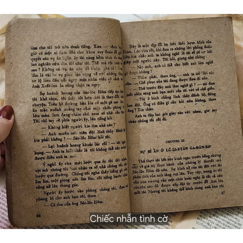 Tiểu thuyết trinh thám cổ điển của Arthur Conan Doyle: CHIẾC NHẪN TÌNH CỜ 703961