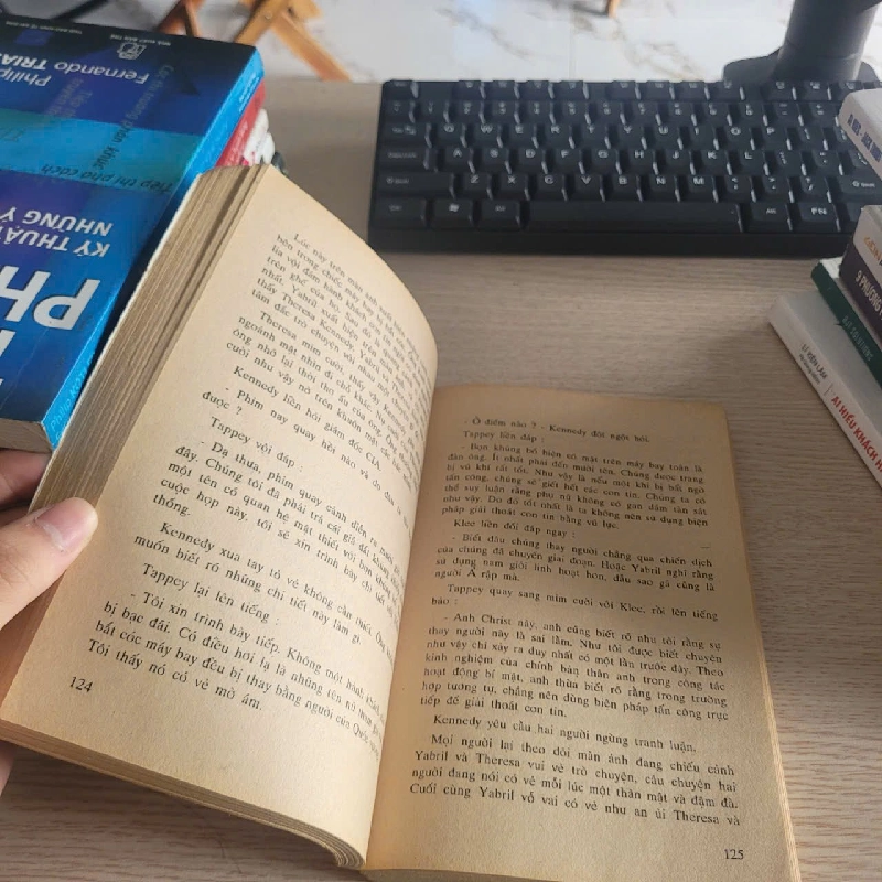 Đời Tổng Thống Thứ Tư – Mario Puzo 528350