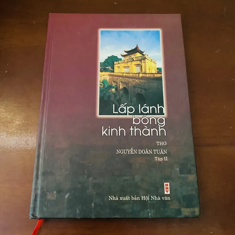 Lấp lánh bóng kinh thành  975905