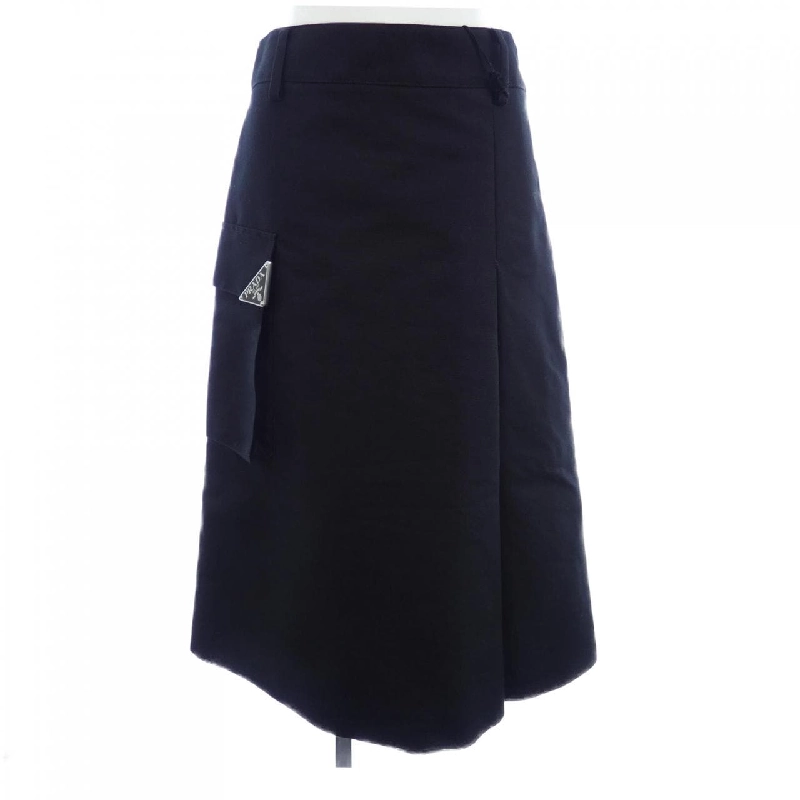 Váy hình tam giác logo kỹ thuật PRADA 21H940 S231 11HJ 647529