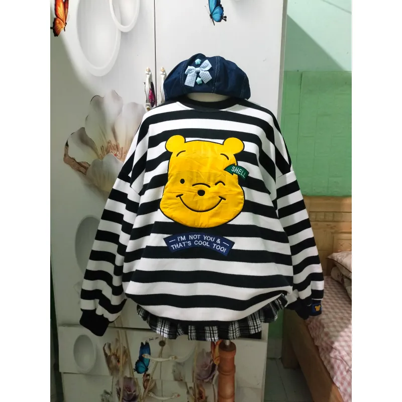 Áo nỉ kẻ hoạ tiết thêu nổi  791963