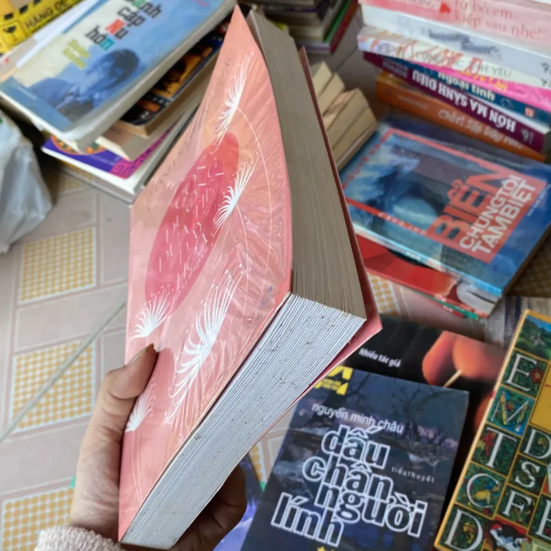 Con đường đưa tiễn đầy hoa  790852