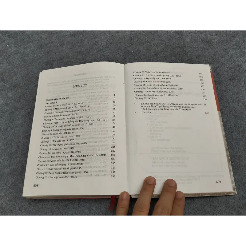 MAO TRẠCH ĐÔNG DƯỚI CON MẮT MỘT HỌC GIẢ NƯỚC NGOÀI 936787