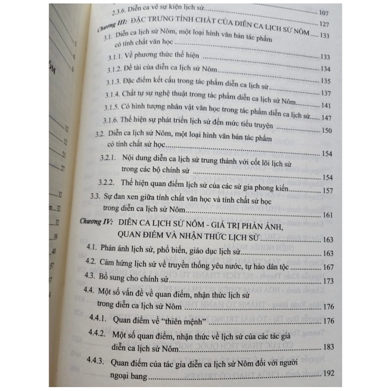 Diễn ca lịch sử Nôm thể tài văn bản và tác phẩm I Hoàng Thị Ngọ viết, dịch 493938