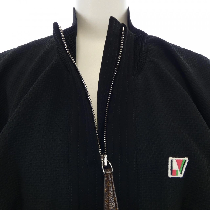 Áo khoác LOUIS VUITTON FQVE67KEZ 633358