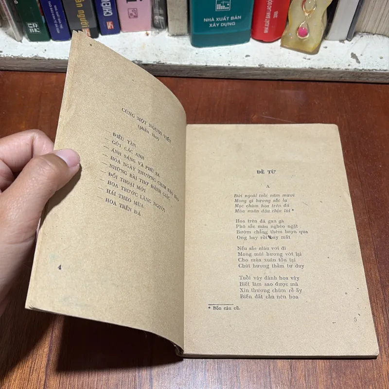 [Sách Xưa] - II Thơ: Hoa Trên Đá - Chế Lan Viên - 1984 792580