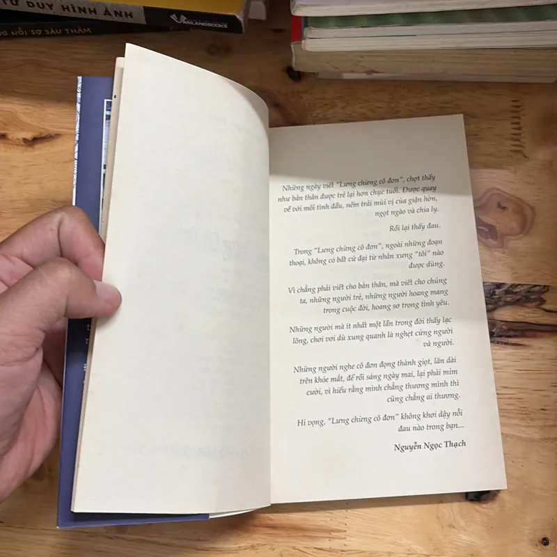 II Tản Văn: Lưng Chừng Cô Đơn - Nguyễn Ngọc Thạch - 2014 696013