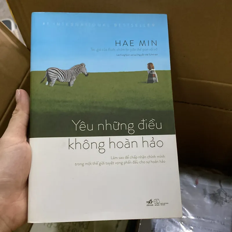 Yêu những điều không hoàn hảo  706402