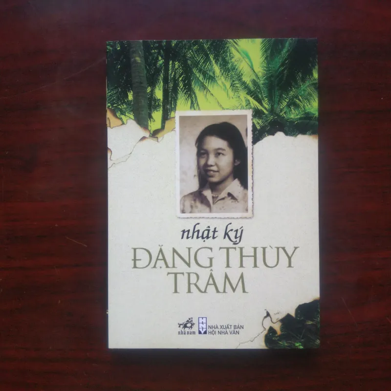 [Sách Danh Nhân] Nhật Ký Đặng Thùy Trâm 1005178