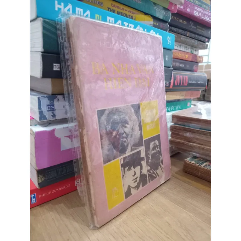 Ba nhà văn hiện đại - Hoàng Nhân 448596