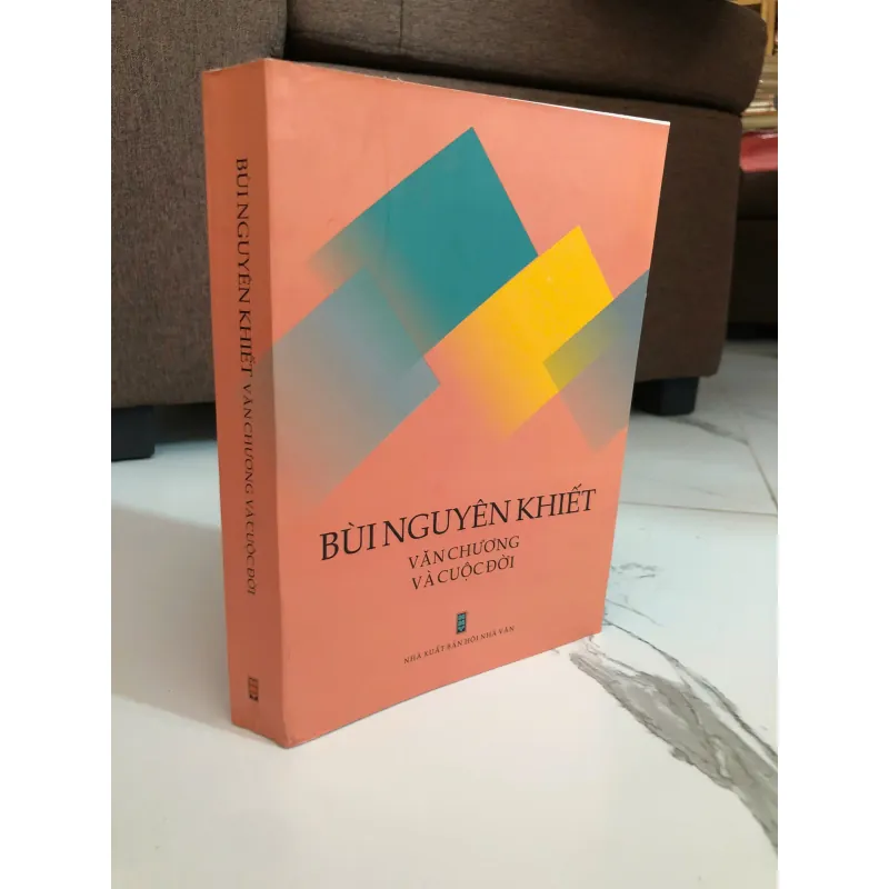 Văn Chương Và Cuộc Đời – Tác giả: Bùi Nguyên Khiết 601058