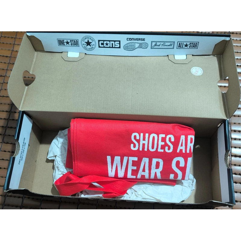 Hộp và Túi đựng giày converse classic low + 1 túi converse đỏ. 504928