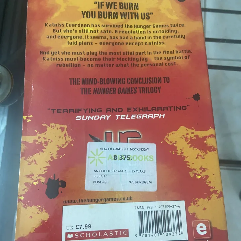 The Hunger Games Mockingjay - Suzanne Collins  1017574