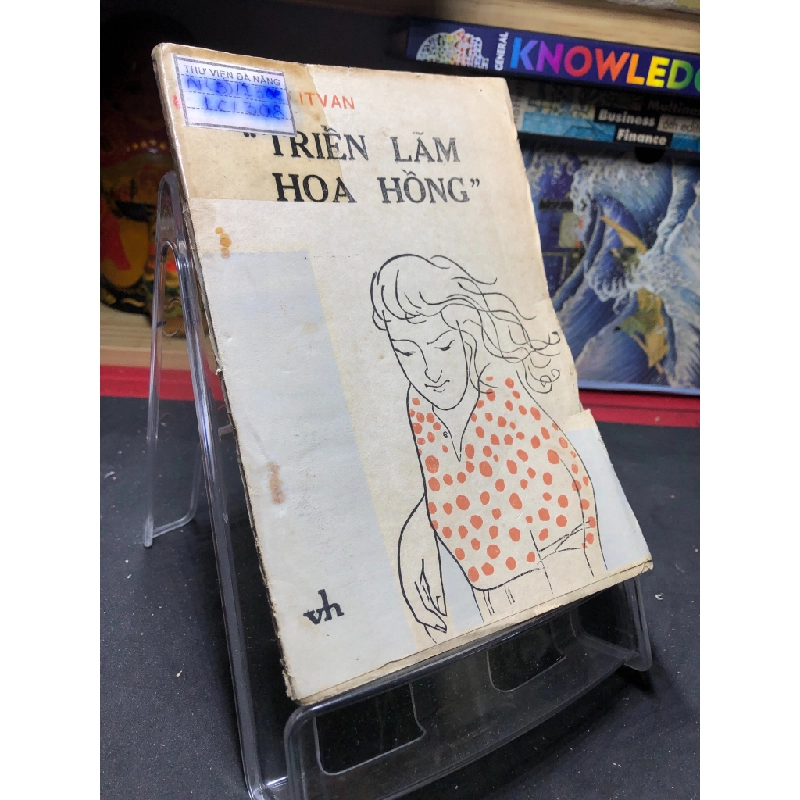 Triển lãm hoa hồng 1985 mới 50% ố vàng rách gáy nhẹ Okenho Itvan HPB0906 SÁCH VĂN HỌC 451312