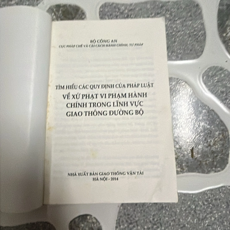 Pháp luật về xử lya vi phạm hành chính trong lĩnh vự giao thông 447766