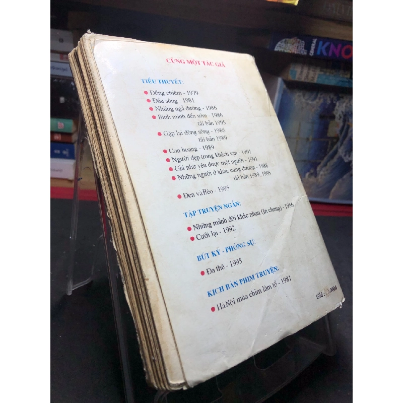 Những người ở khác cung đường mới 50% ố nặng bẩn ẩm cong gáy có dấu mộc và viết nhẹ trang đầu 1995 Hoàng Minh Tường HPB0906 SÁCH VĂN HỌC 914830