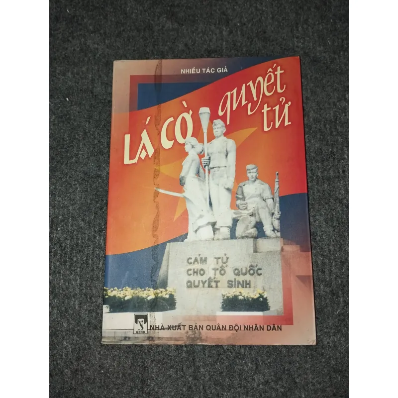 LÁ CỜ QUYẾT TỬ 993103