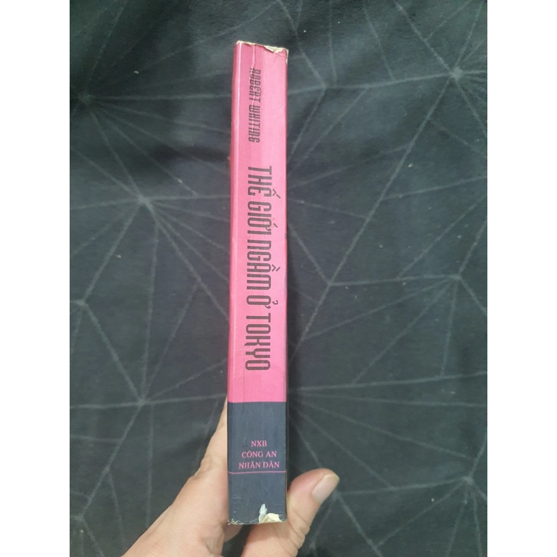 "Thế giới ngầm ở Tokyo" - Robert Whiting 498949