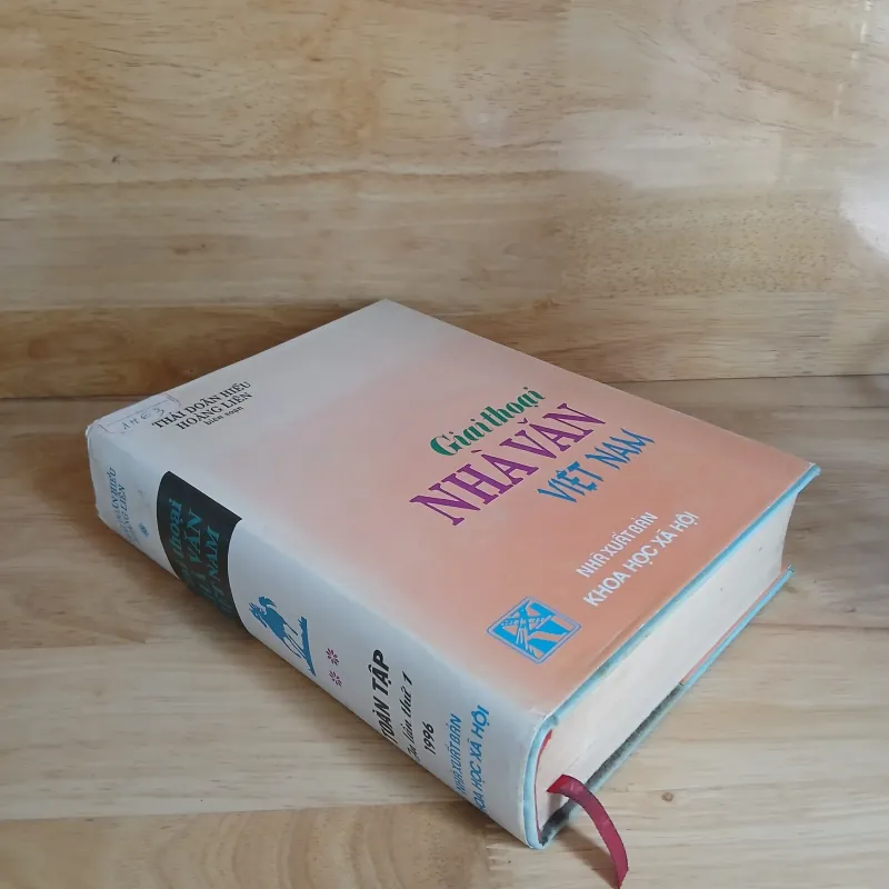 Giai Thoại Nhà Văn Việt Nam - Thái Doãn Hiểu, Hoàng Liên biên soạn 754754