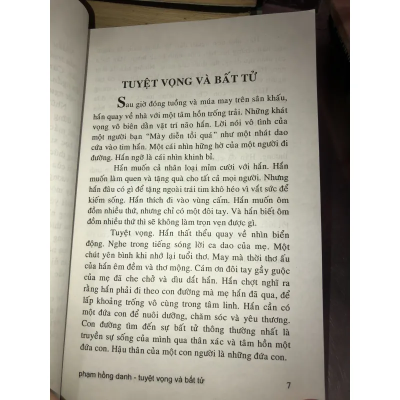 Tuyệt vọng và bất tử - Phạm Hồng Danh 1019125