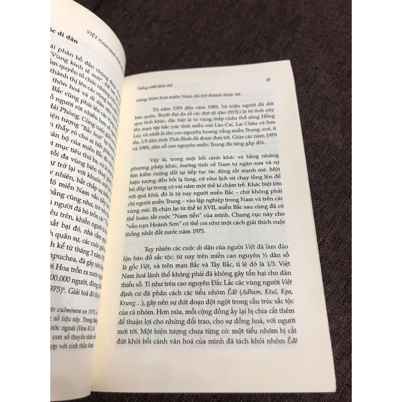 VIỆT NAM HÀNH TRÌNH MỘT DÂN TỘC - PHILIPPE PAPIN - NHÀ XUẤT BẢN GIẤY VỤN 2010 975798