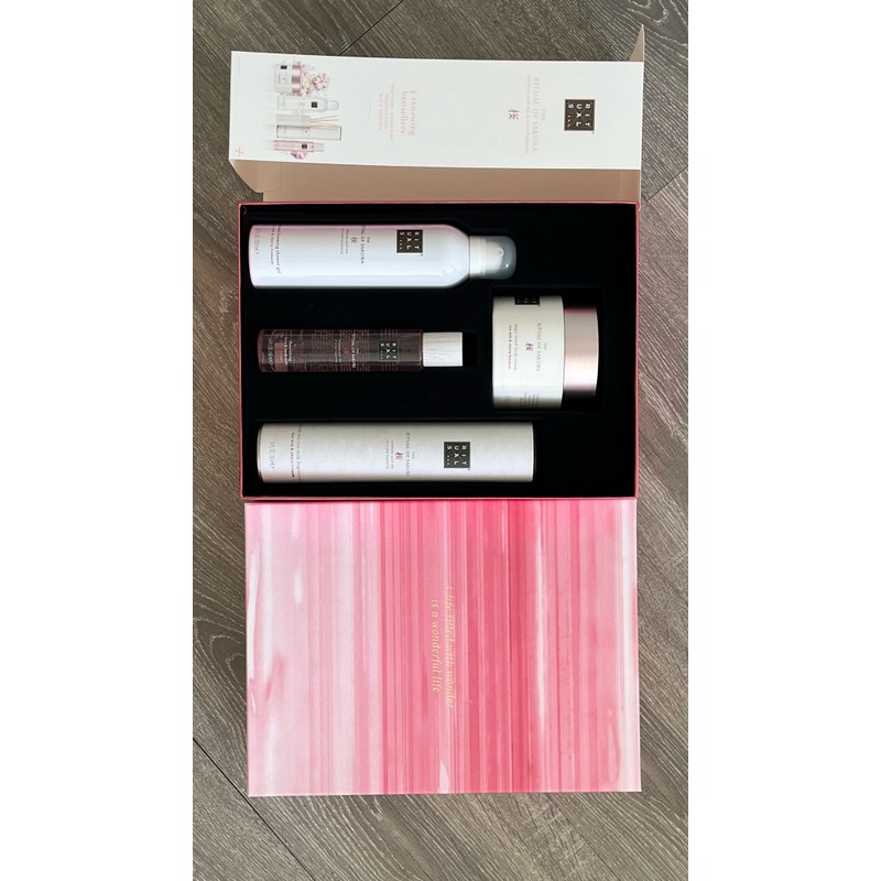 Bộ sản phẩm Tắm và dưỡng da Rituals - Sakura  69465