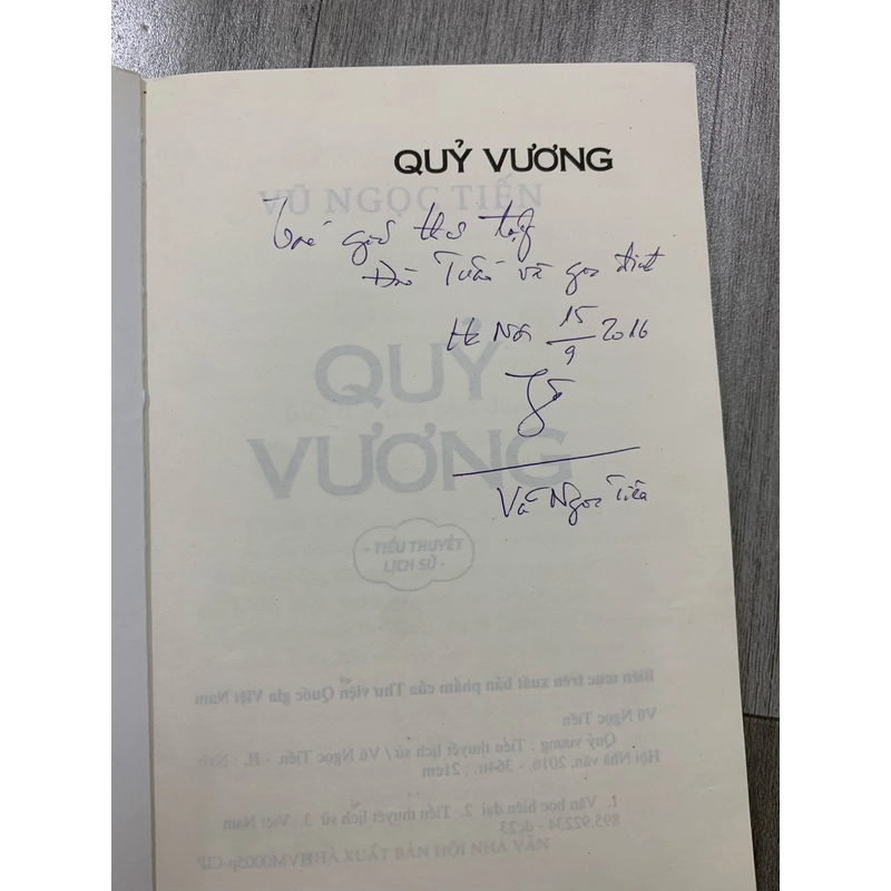 Quỷ vương - vũ ngọc tiến. Có chữ ký tặng của tác giả. 999 458964