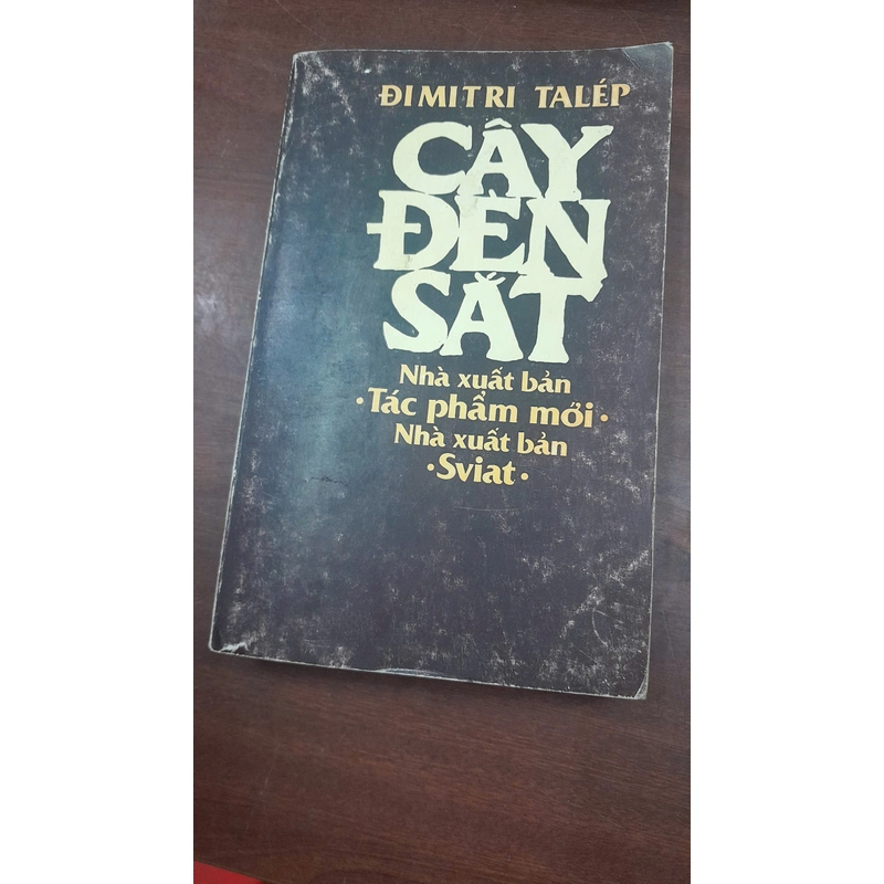 CÂY ĐÈN SẮT - ĐIMITRI TALÉP 278782