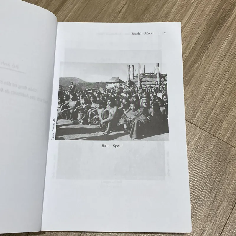 NGƯỜI BA - NA Ở KON TUM 598806