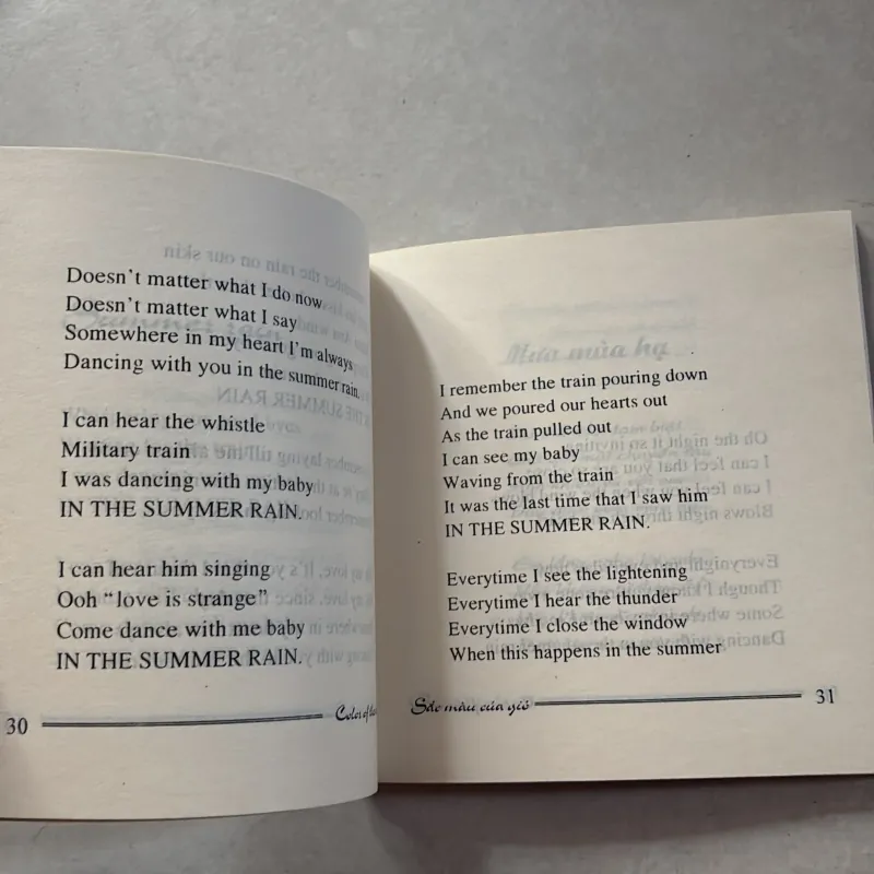 Sắc màu của gió - Hoàng Sơn Trà (Song ngữ) 800949