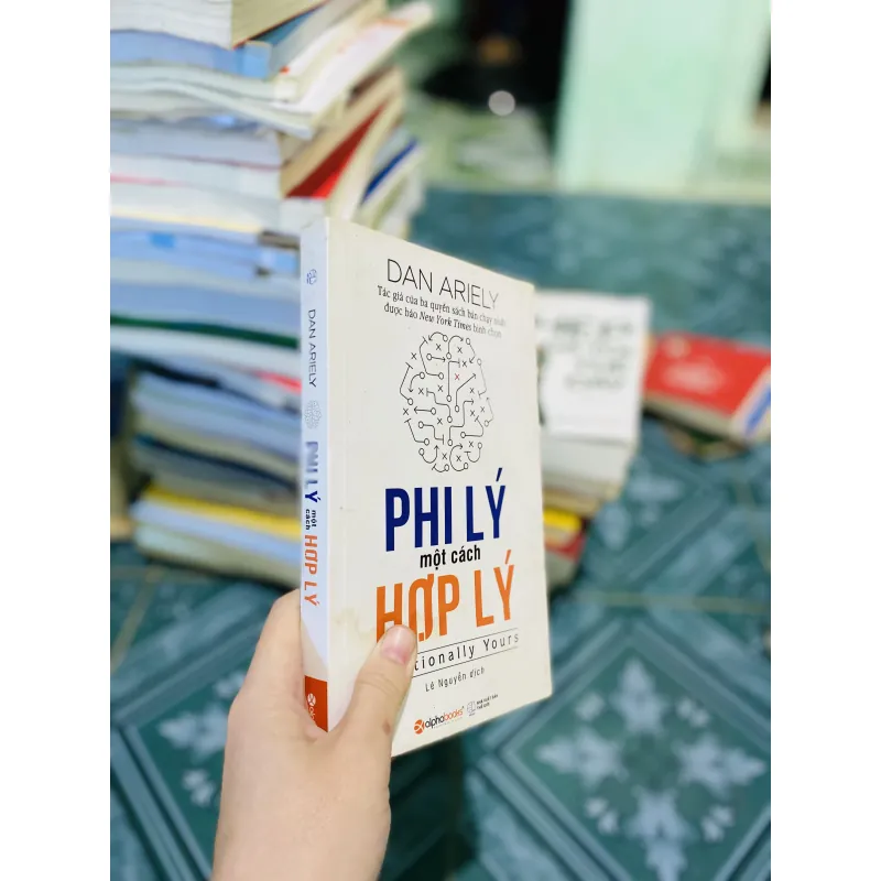 Phi lý một cách hợp lý 763158