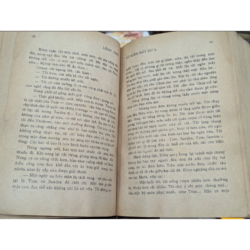 Về miền đất hứa - Léon Uris 129250