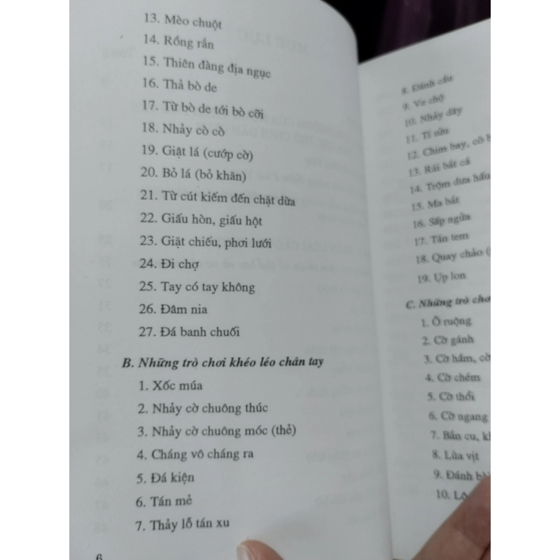 cuốn sách "Trò chơi dân gian vùng nông thôn Phú Yên" của tác giả Đoàn Việt Hùng, 525240