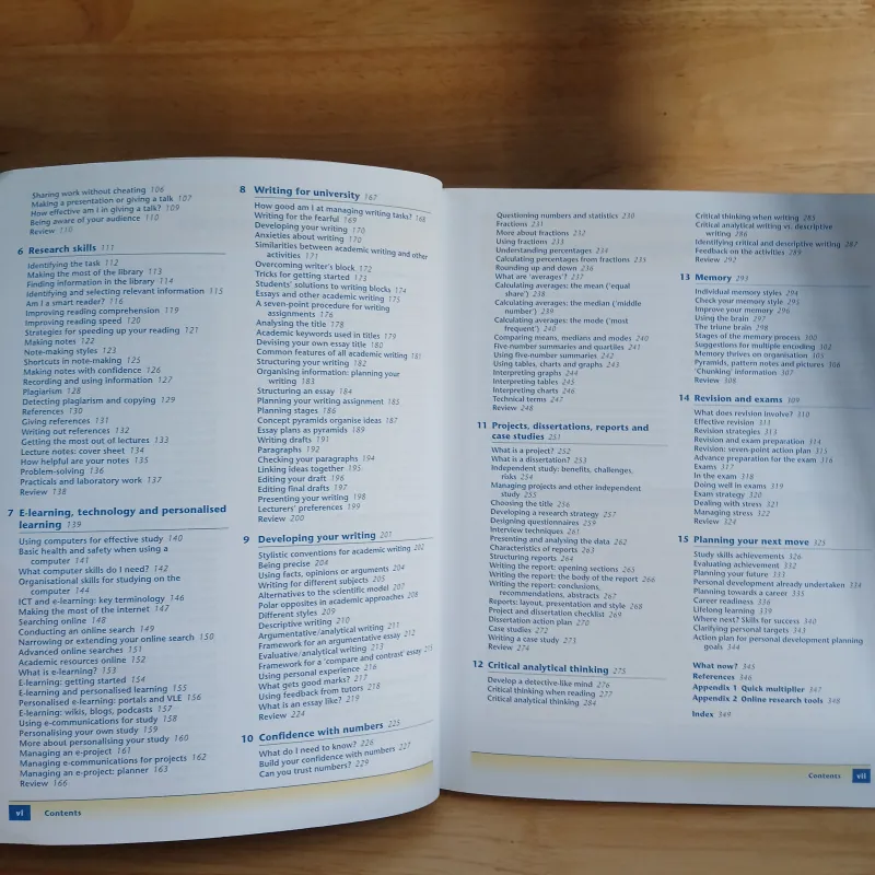 The Study Skills Handbook (Third Edition) - Stella Cottrell 936376