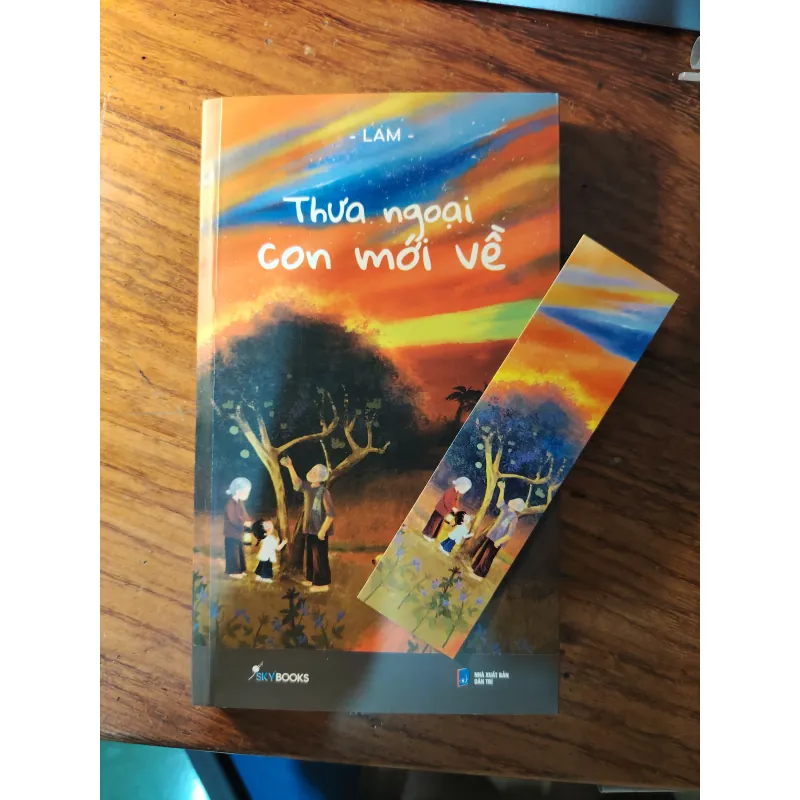 Combo sách Trốn lên mái nhà để khóc + Thưa ngoại con mới về - Lam (còn mới) 1029541